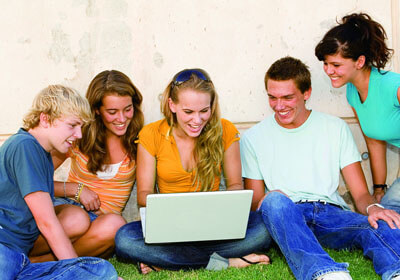 曼城豪取胜利，稳住联赛前列：蓝月亮在胜利的道路上闪耀